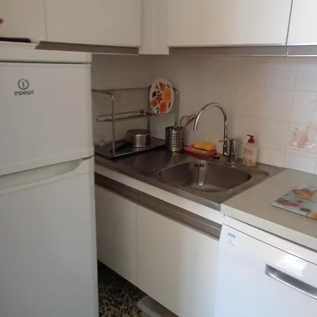 Equipe Au Lavandou Avec Tv Et Lave-vaisselle - Fr-1-308-105 * Le Lavandou